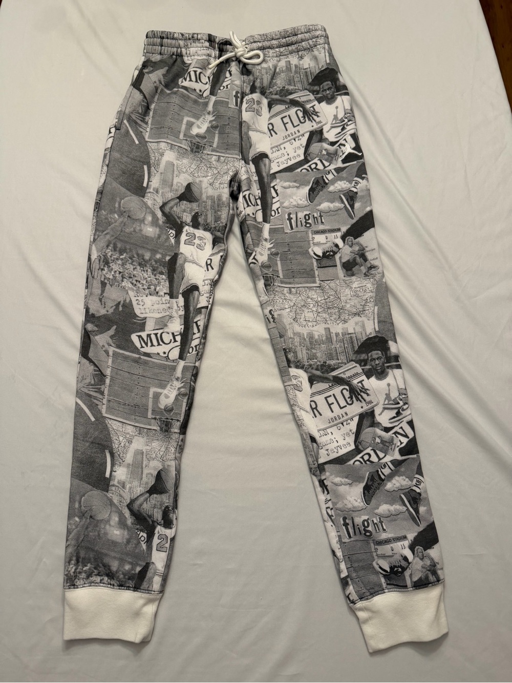 Jordan Men's Slim Graphic Jogger Jeans - Black & White